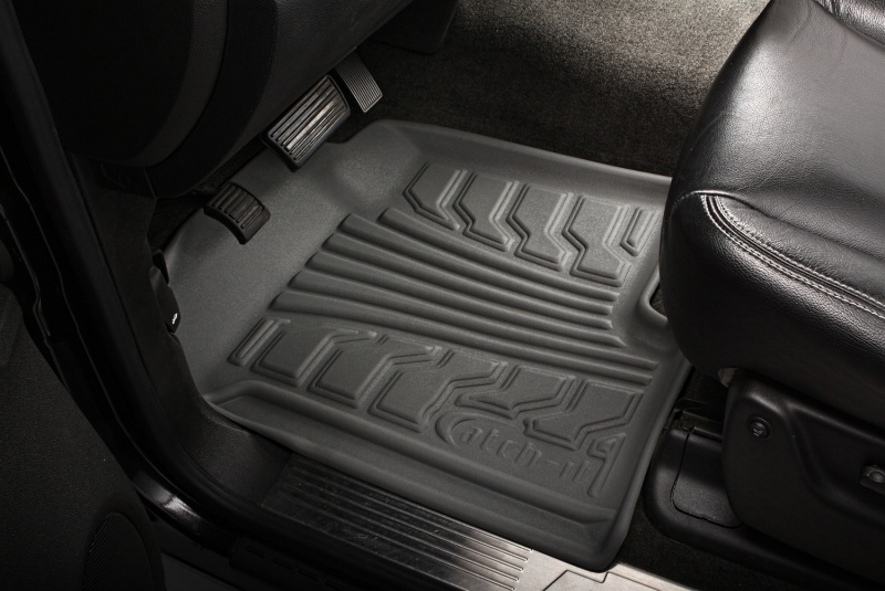 Chevrolet Tahoe Floor Mat - Front - LUND - Catch-It Vinyl - Grey - `00-`06