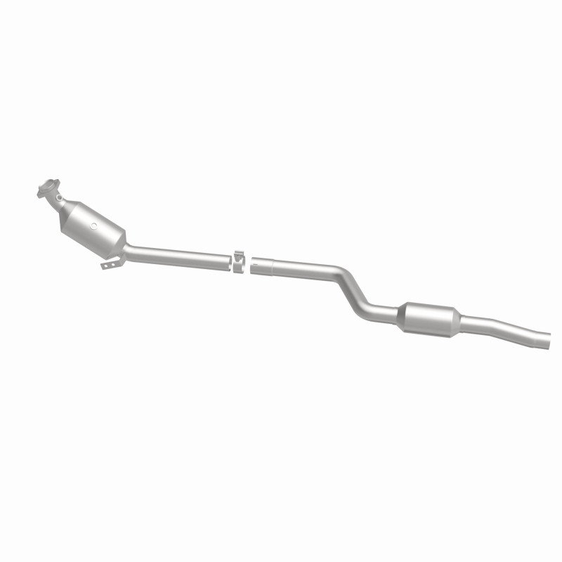 Mercedes-Benz C300 Catalytic Converter - Underbody - Magnaflow - OEM Grade Federal/EPA Compliant Direct-Fit - `10-`11