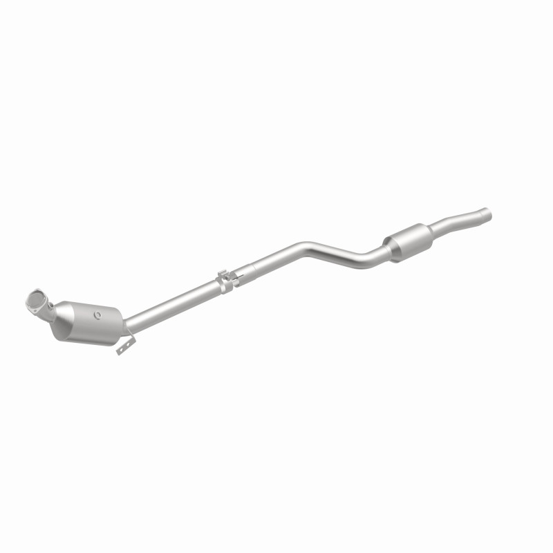 Mercedes-Benz C300 Catalytic Converter - Underbody - Magnaflow - OEM Grade Federal/EPA Compliant Direct-Fit - `10-`11