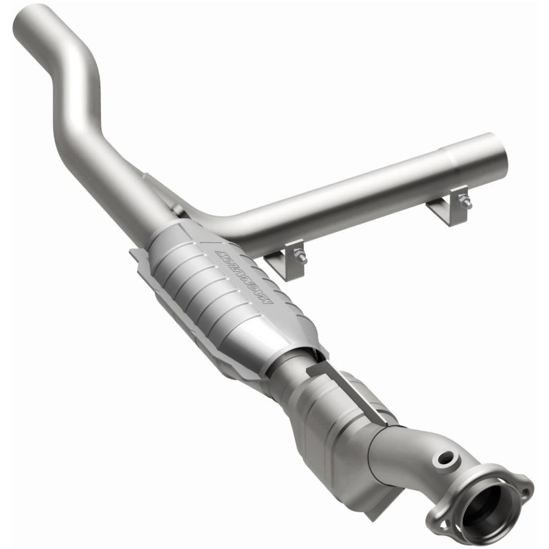 Ford Expedition Catalytic Converter - Magnaflow - Direct-Fit - `99-`00