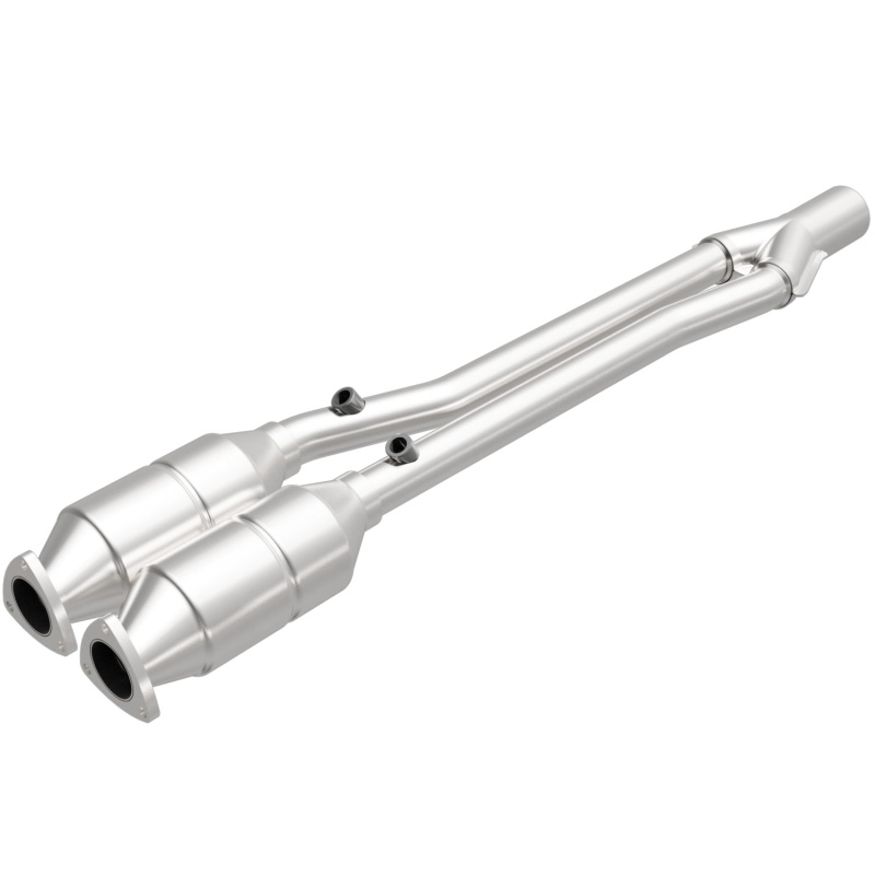 Volkswagen R32 Catalytic Converter - Magnaflow - HM Grade Direct-Fit - 2004