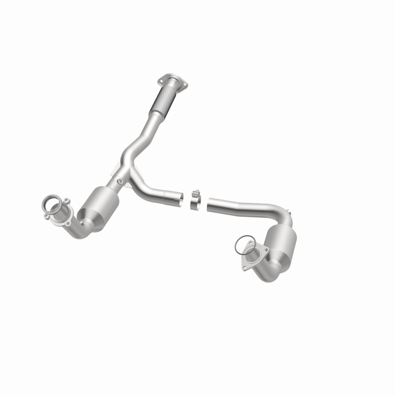 Chevrolet Trailblazer EXT Catalytic Converter - Magnaflow - California Grade CARB Compliant, Direct-Fit - 2004