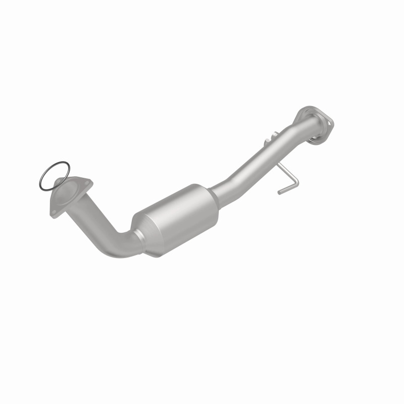GMC Yukon Catalytic Converter - Magnaflow - California Grade CARB Compliant Direct-Fit - `02-`03