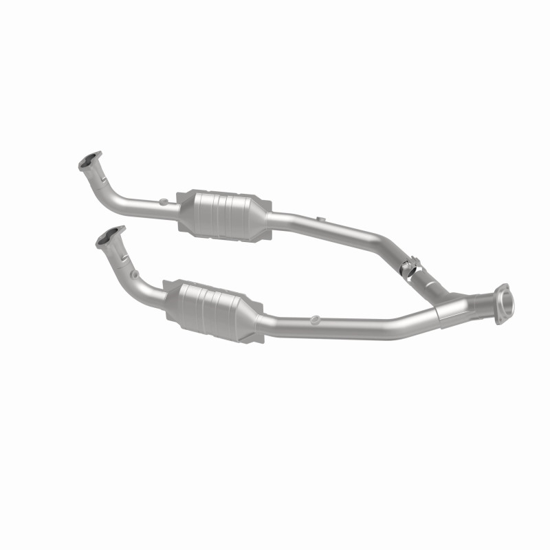 Land Rover Discovery Catalytic Converter - Underbody - Magnaflow - California Grade CARB Compliant Direct-Fit - 2003
