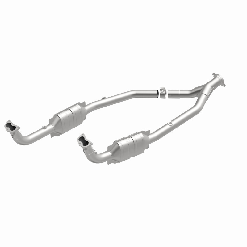 Land Rover Discovery Catalytic Converter - Underbody - Magnaflow - California Grade CARB Compliant Direct-Fit - 2003