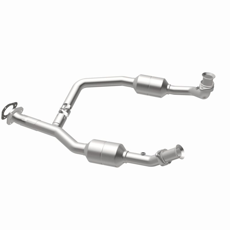 Ford E-250 Catalytic Converter - Magnaflow - California CARB Compliant Direct-Fit - 2003