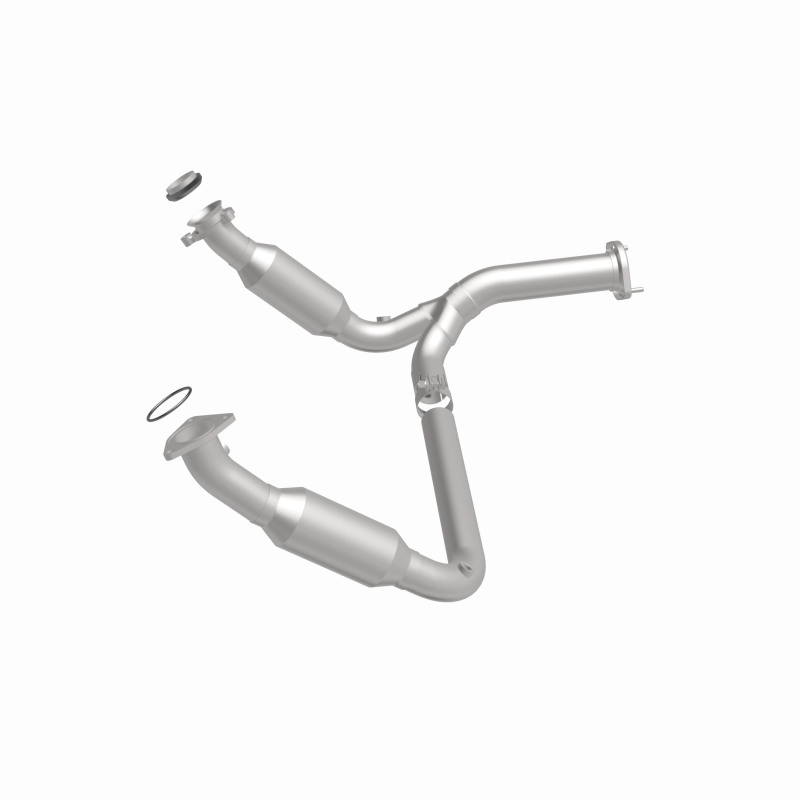 Chevrolet Silverado 1500 Catalytic Converter - Magnaflow - OEM Grade Federal/EPA Compliant Direct-Fit - `07-`09