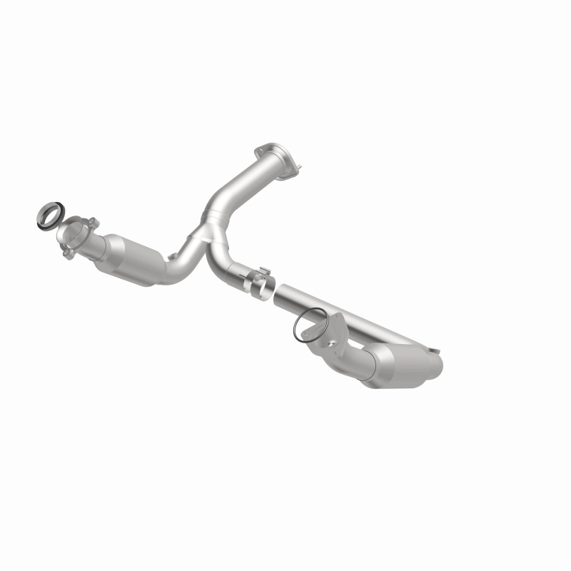 Chevrolet Silverado 1500 Catalytic Converter - Magnaflow - OEM Grade Federal/EPA Compliant Direct-Fit - `07-`09