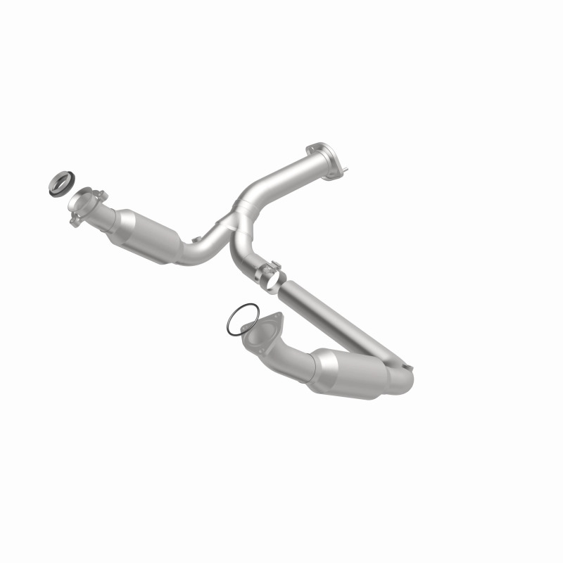 Chevrolet Silverado 1500 Catalytic Converter - Magnaflow - OEM Grade Federal/EPA Compliant Direct-Fit - `07-`09
