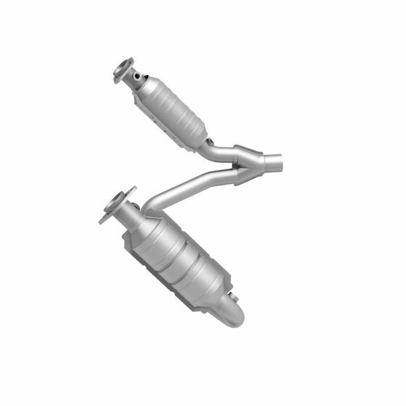 Mitsubishi Raider Catalytic Converter - Magnaflow - Direct-Fit - 2006