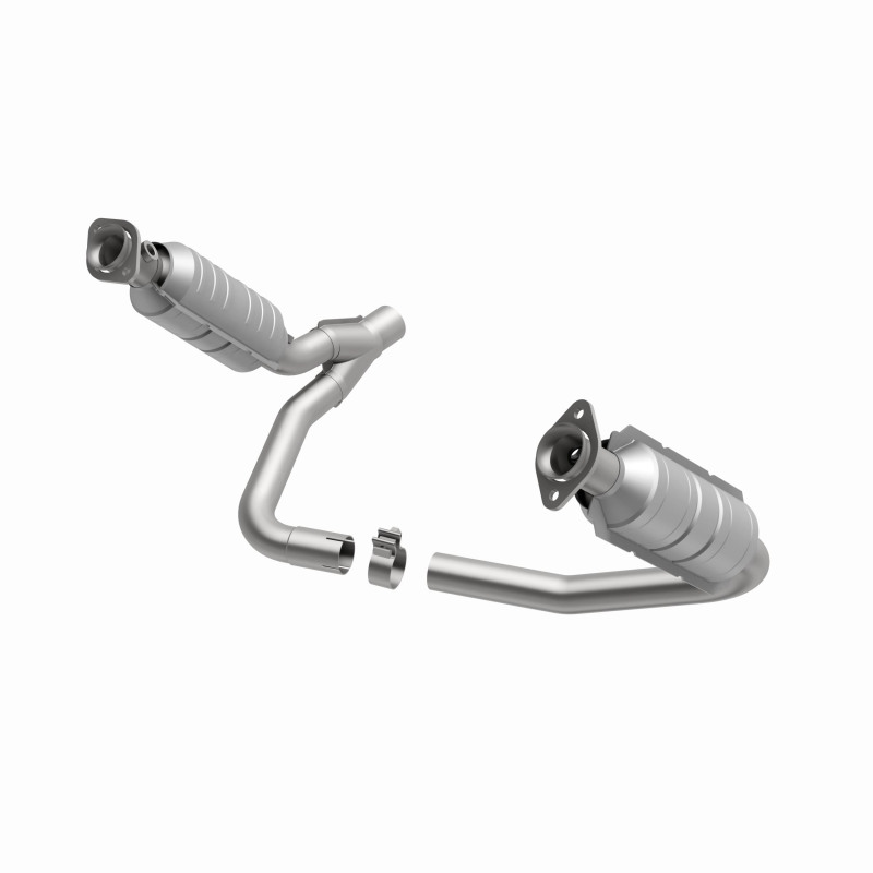 Mitsubishi Raider Catalytic Converter - Magnaflow - Direct-Fit - 2006