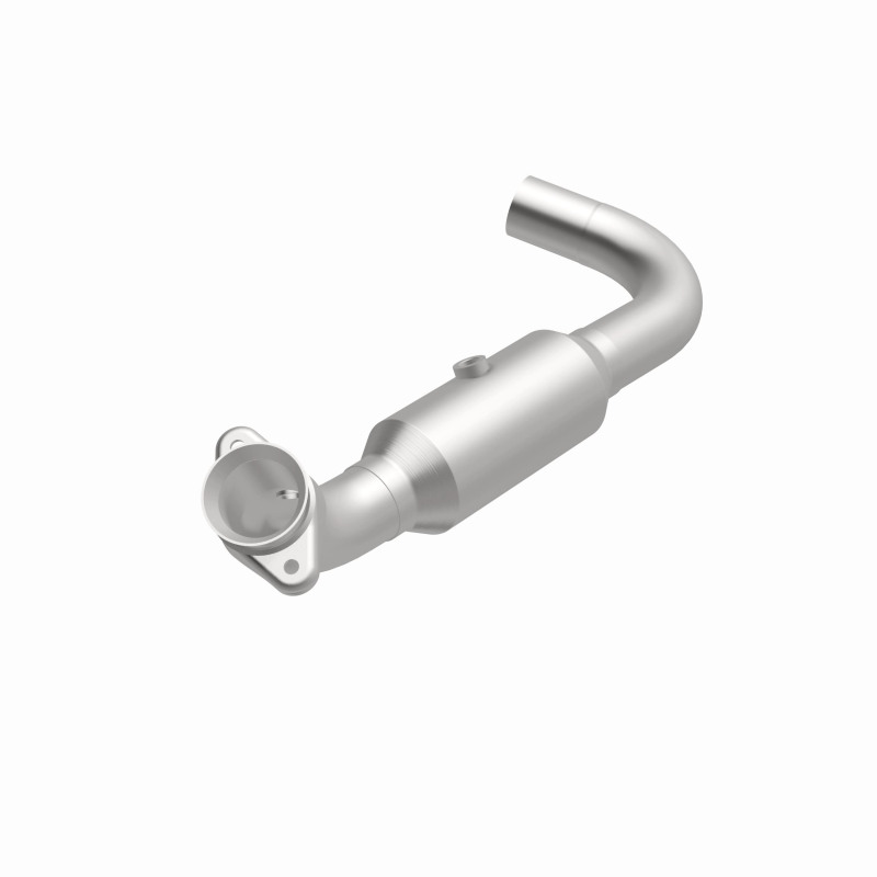 Ford Expedition Catalytic Converter - Magnaflow - California Grade CARB Compliant Direct-Fit - `07-`08