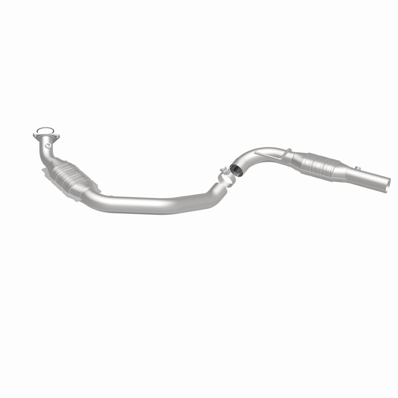 GMC Savana 3500 Catalytic Converter - Magnaflow - California Grade CARB Compliant, Direct-Fit - 2006
