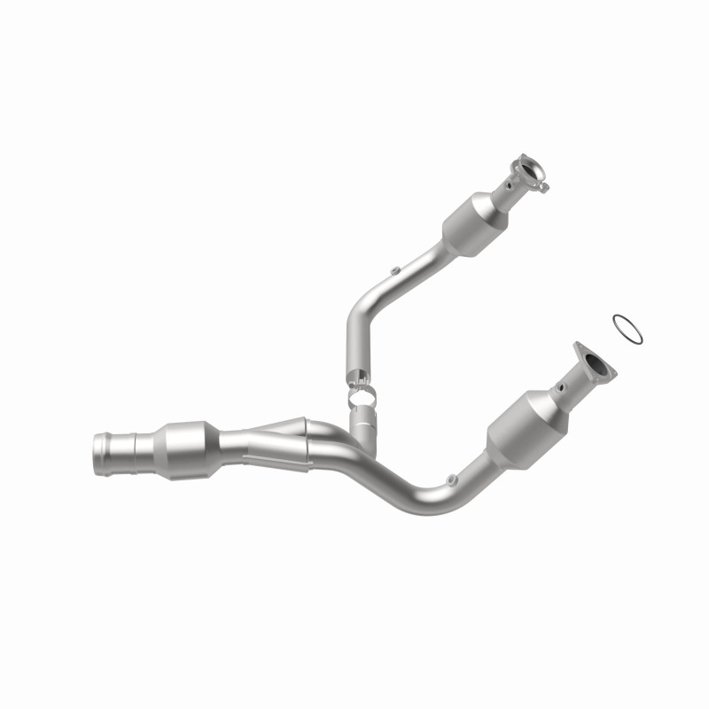 GMC Yukon XL Catalytic Converter - Magnaflow - California Grade CARB Compliant - `15-`16