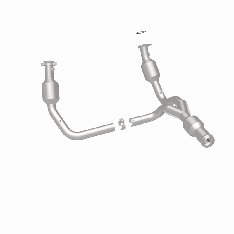 GMC Yukon XL Catalytic Converter - Magnaflow - California Grade CARB Compliant - `15-`16