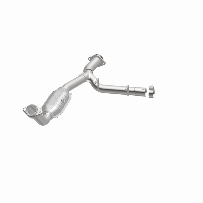 Ford Expedition Catalytic Converter - Magnaflow - HM Grade Direct-Fit - `05-`06