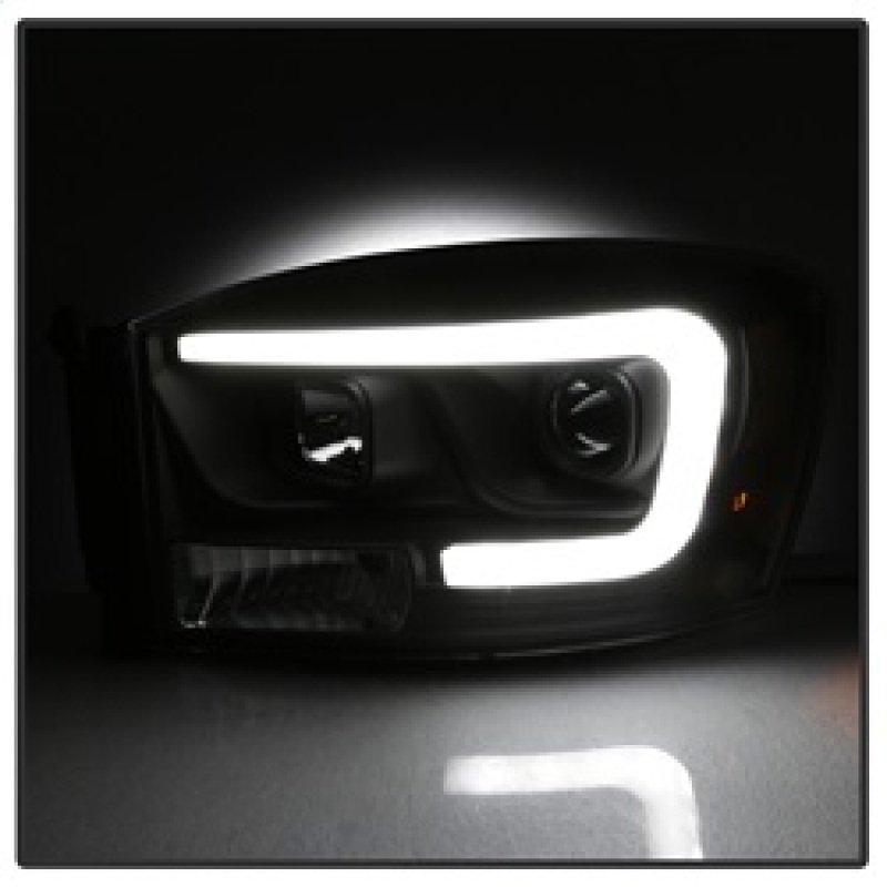Dodge Ram 1500 Headlight Set - SPYDER - Version 2 - Light Bar DRL - Projector - Black - `06-`08