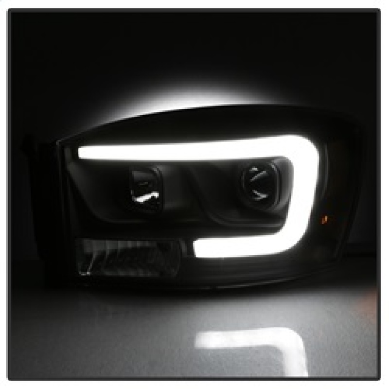 Dodge Ram 1500 Headlight Set - SPYDER - Version 2 - Light Bar DRL - Projector - Black - `06-`08