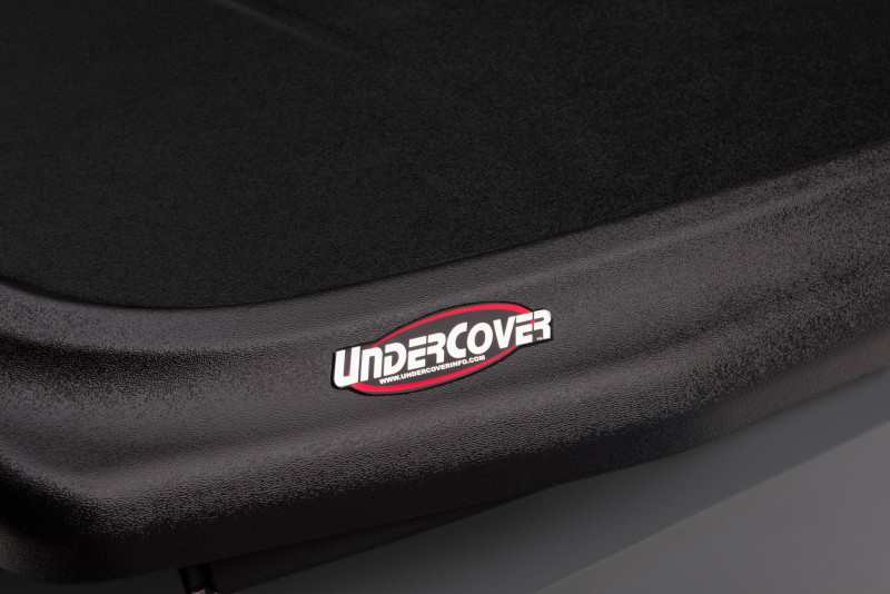 Chevrolet Colorado Tonneau Cover - Undercover - SE Bed Cover - Black Textured - `15-`22