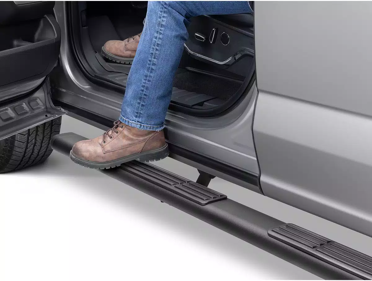 Ford F-350 Super Duty Nerf Bars & Running Boards - Go Rhino - OE Xtreme 6in - Textured Black - Crew Cab `99-`16