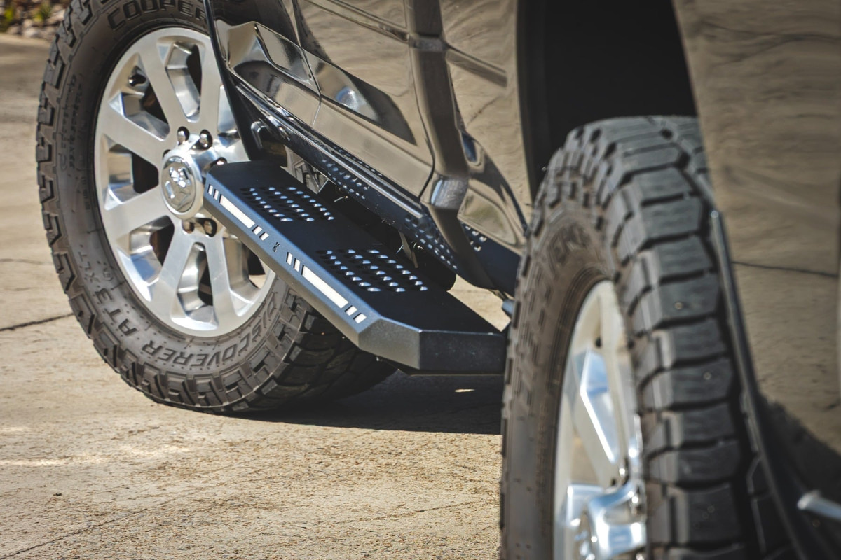 Ram 1500 Running Boards - Rough Country - AC2 - Amber/White - '21-'25