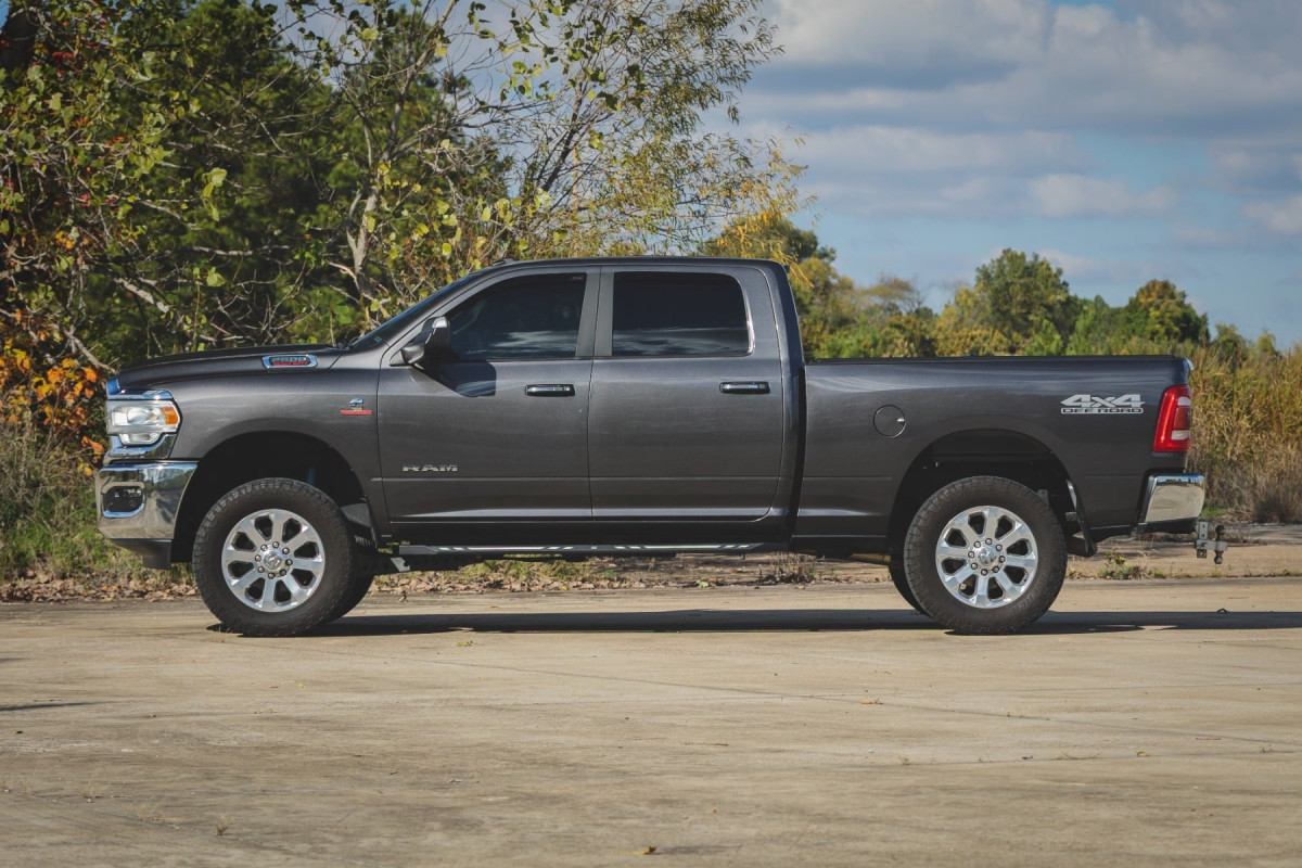 Ram 1500 Running Boards - Rough Country - AC2 - Amber/White - '21-'25