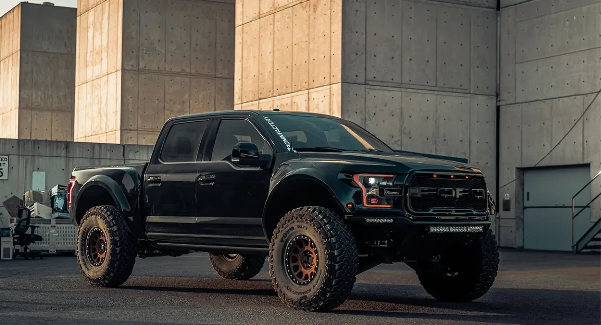 Custom Wheel 305-NV - Bronze w/ Matte Black Lip | 17x8.5 | 8x170 | +0mm - Method