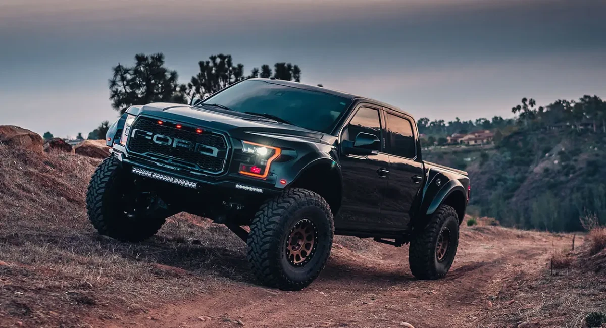 Custom Wheel 305-NV - Bronze w/ Matte Black Lip | 17x8.5 | 8x170 | +0mm - Method