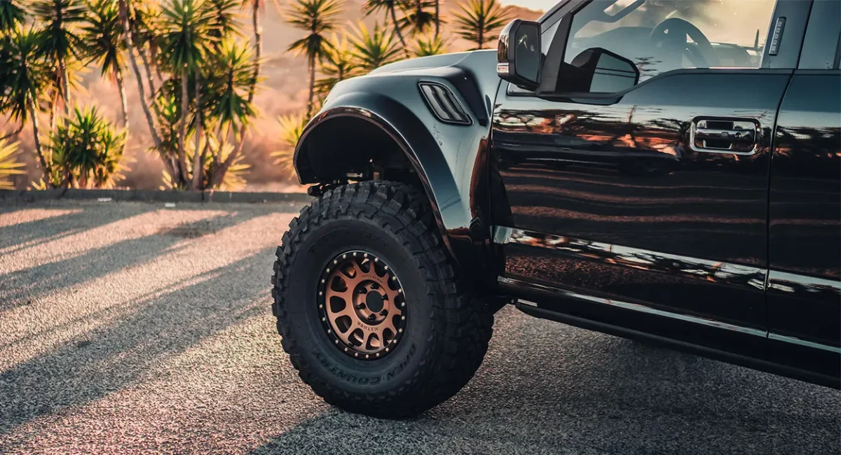 Custom Wheel 305-NV - Bronze w/ Matte Black Lip | 17x8.5 | 8x170 | +0mm - Method