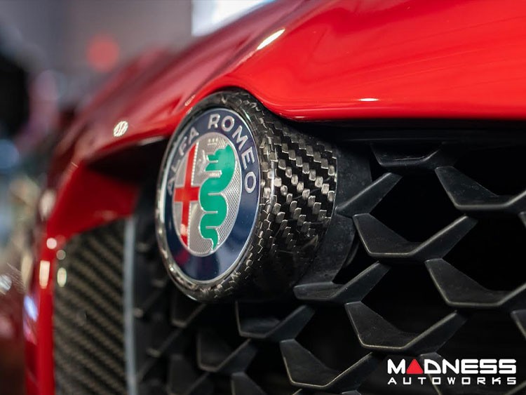 Alfa Romeo Giulia Front V Shield Grill Frame + Emblem Frame Kit - Carbon Fiber - Feroce Carbon
