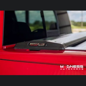 Chevrolet Silverado Bed Cover - Switchblade - Pace Edwards - 5ft 8in Bed