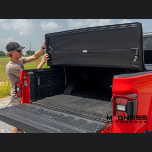 Jeep Gladiator JT Bed Cover - Tri-Fold - Rough Country - Soft